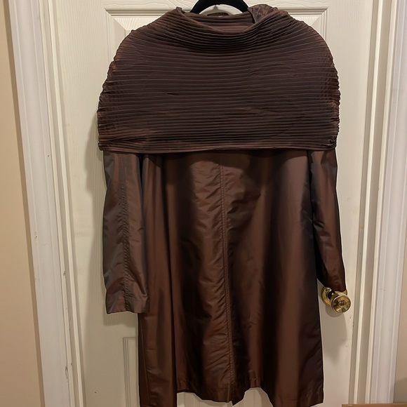 Portrait hooded trench coat - Picture 5 of 9